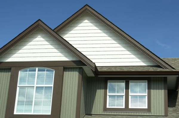 Cost of Vertical Vinyl Siding Repair in Folsom